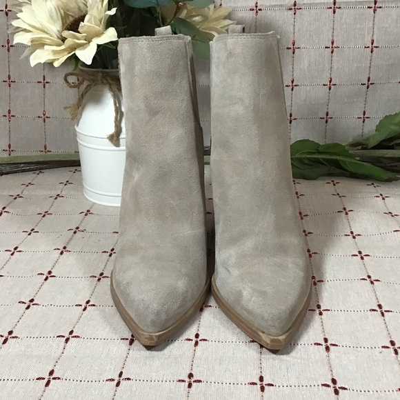 Marc Fisher LTD Oshay Tan Suede Pointed Toe Ankle Boots Size 7.5 - Picture 2 of 13